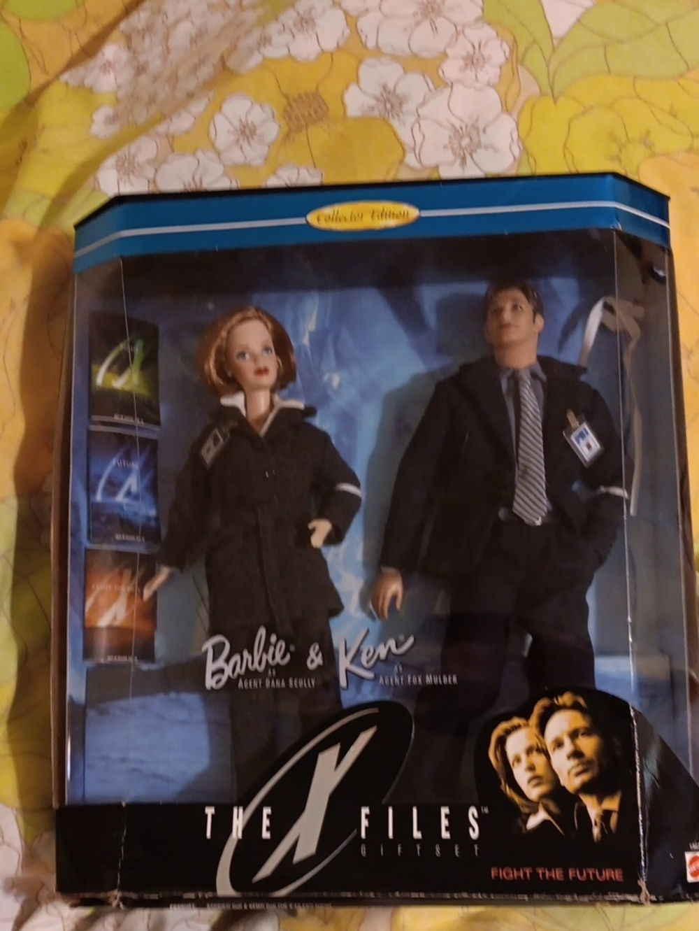 Barbie & Ken X-Files Collector Set - Black, Blue 1998